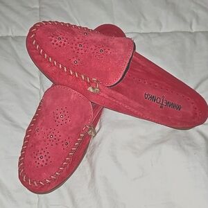 Minnetonka Suede Slip On Moccasin Leila Mule Pink Size 8.5